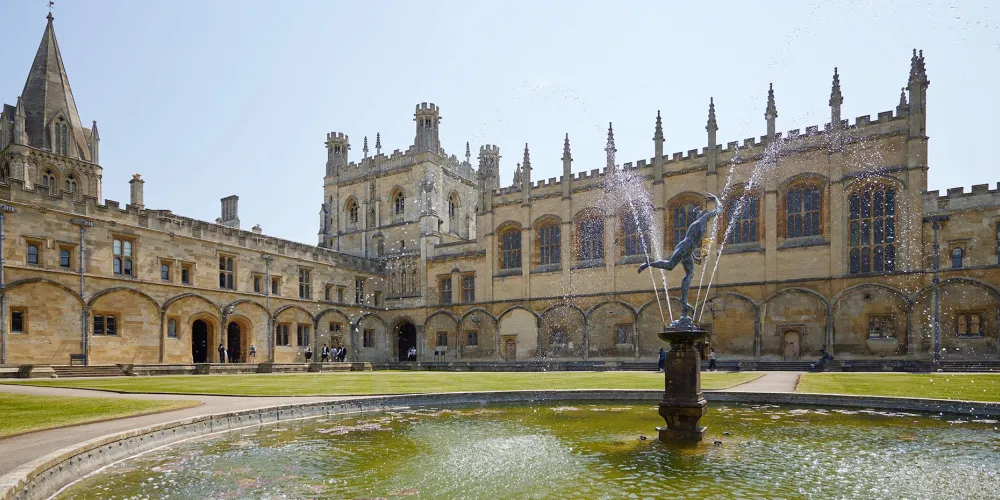 The Great Hall and Cathedral, viewed past Mercury in Tom Quad